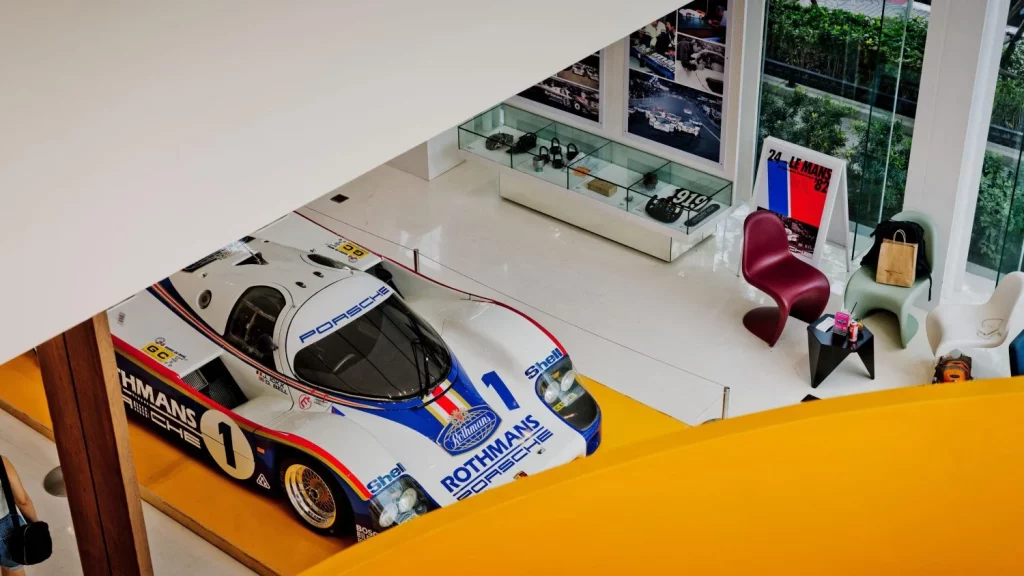 Curvistan Bangkok celebra su aniversario con el Porsche 956 LH 5 Motor16 Curvistan Bangkok Porsche 3 Motor16