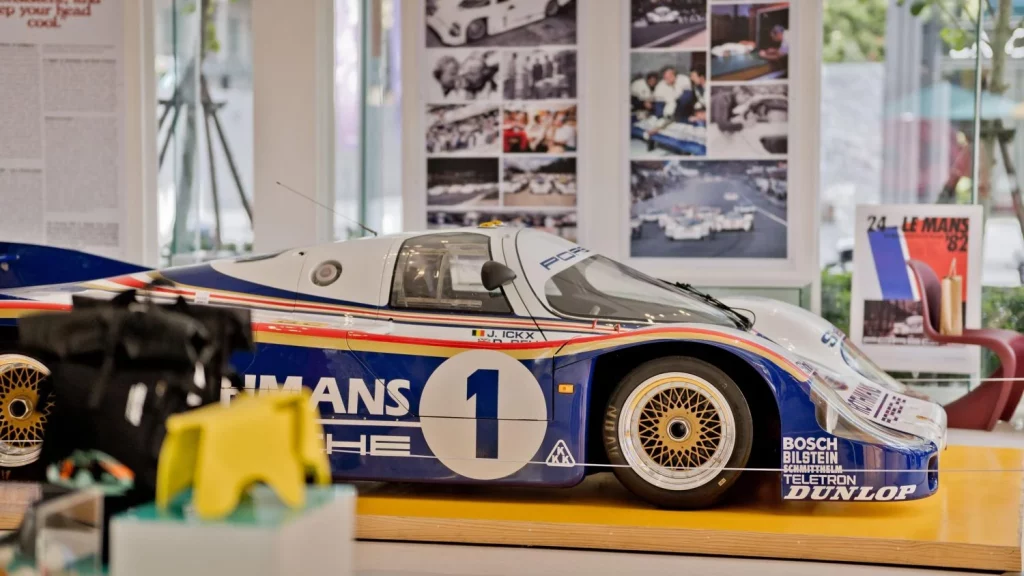 Curvistan Bangkok celebra su aniversario con el Porsche 956 LH 8 Motor16 Curvistan Bangkok Porsche 6 Motor16