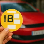 La etiqueta B en el punto de mira: en 2026 no podrás usar tu coche en estas zonas de España