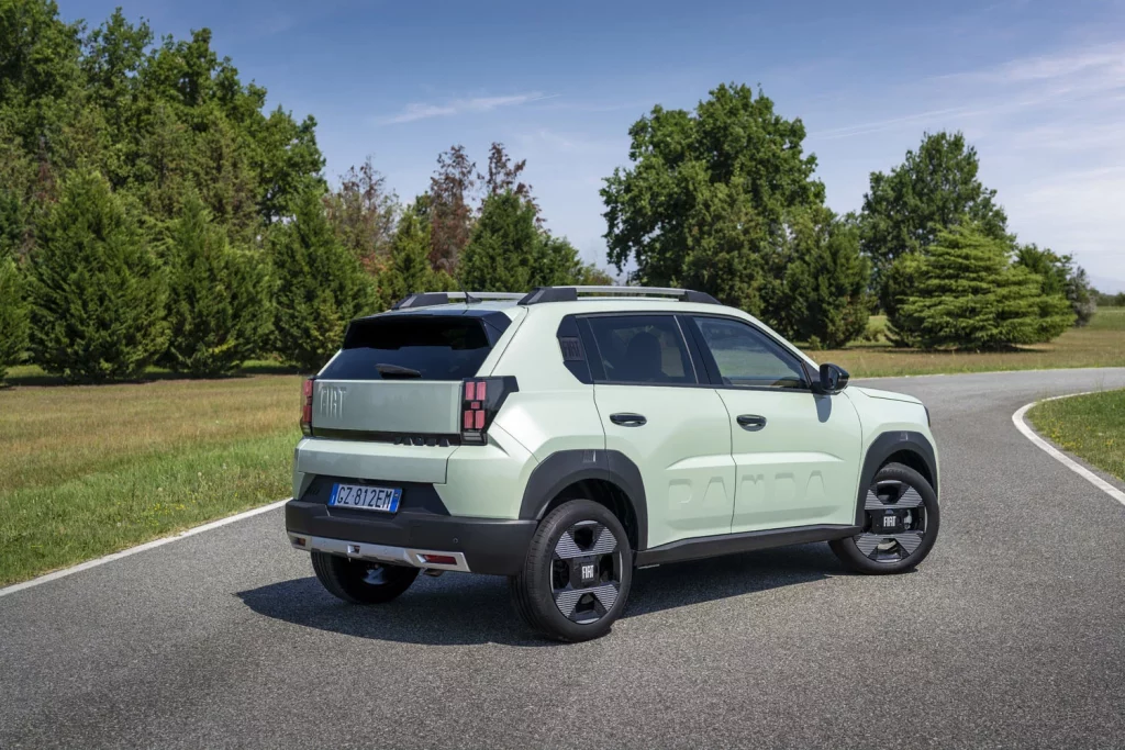 Fiat lanza la alternativa más asequible del Grande Panda, un gasolina ya disponible desde 14.950 euros 8 Motor16 FIAT GRANDE PANDA GASOLINA 5 Motor16