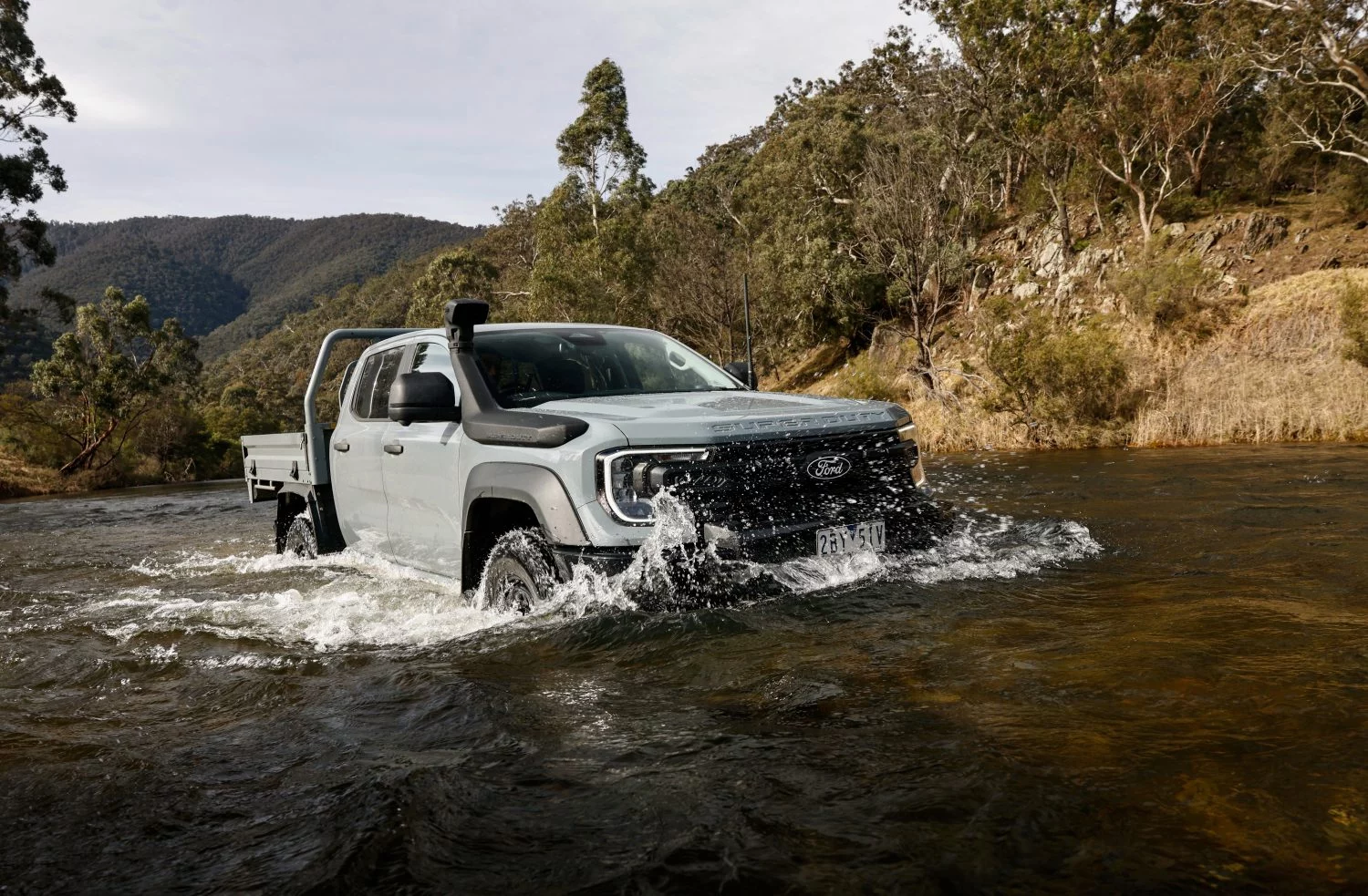 Ford Ranger Super Duty demuestra su capacidad de vadeo cruzando 27 ríos - Autocosmos