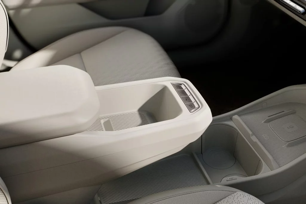 El Kia EV4 ya tiene precios: esto es lo que cuesta y lo que ofrece 7 Motor16 KIA EV4 HATCHBACK 5 Motor16