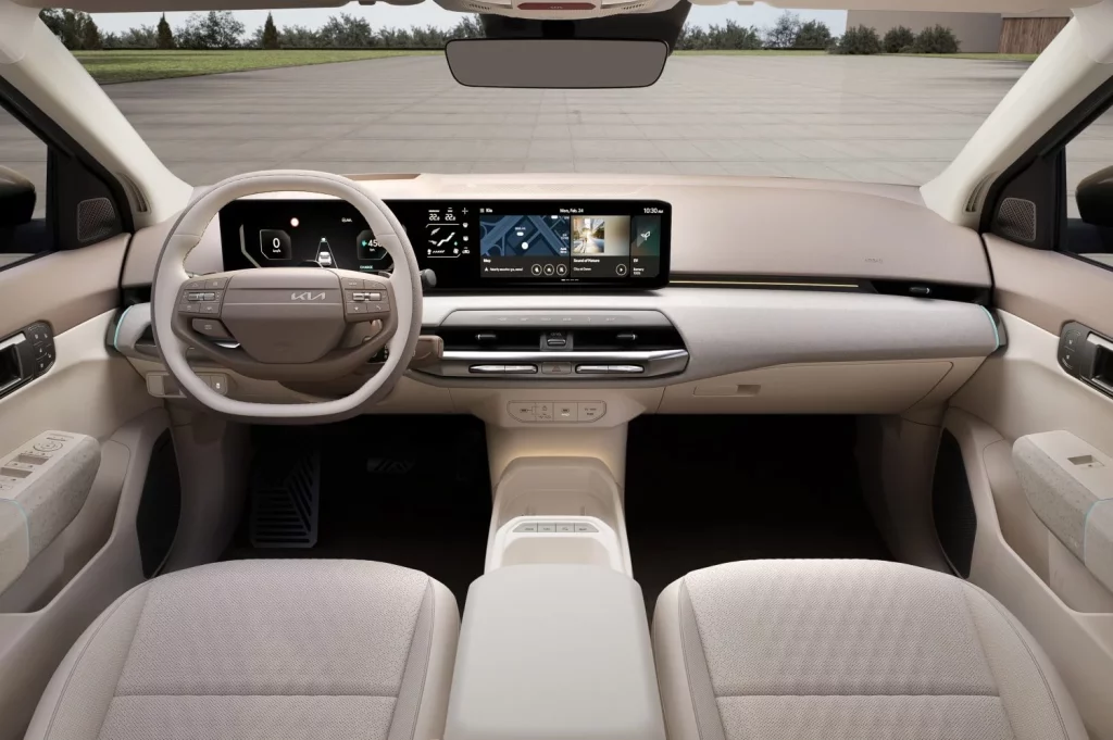 El Kia EV4 ya tiene precios: esto es lo que cuesta y lo que ofrece 8 Motor16 KIA EV4 HATCHBACK 6 Motor16