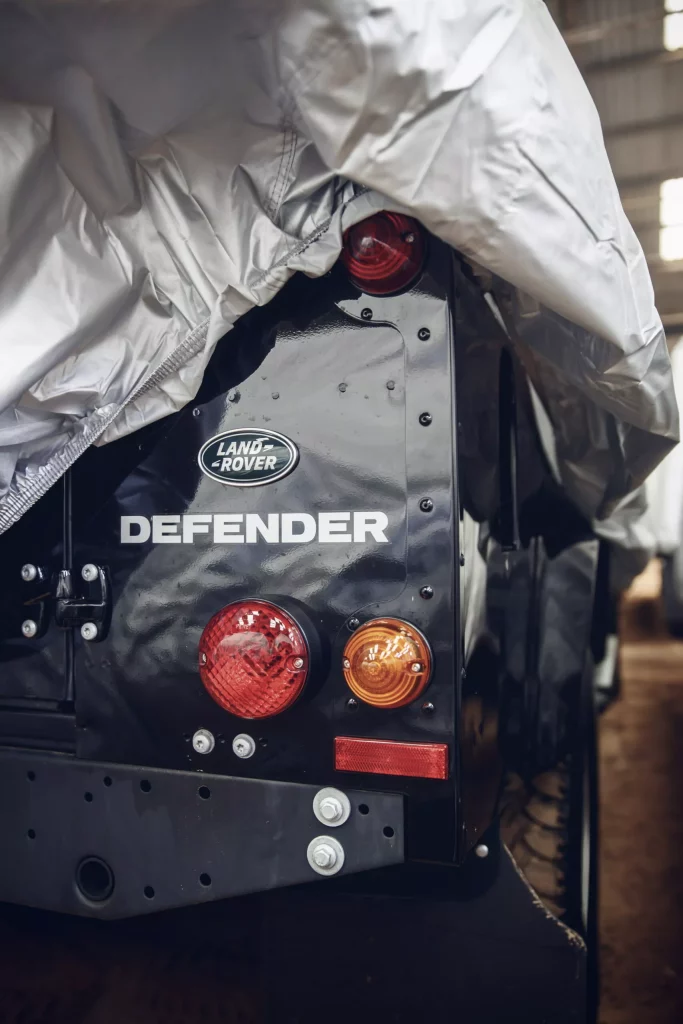 La increíble historia de los 240 Land Rover Defender comprados por un empresario británico 2 Motor16 LAND ROVER DEFENDER TWISTED AUTOMOTIVE 1 Motor16