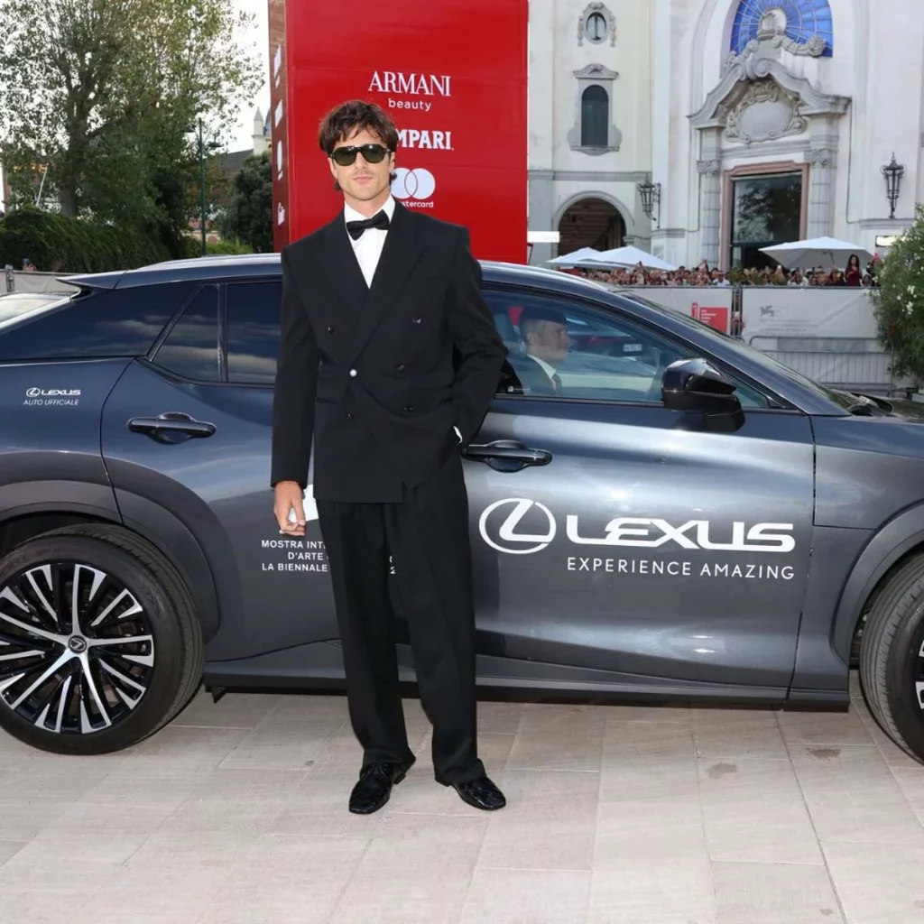 Todas las fotos de Lexus junto a las estrellas del Festival de Cine de Venecia 30 Motor16 LEXUS FESTIVAL CINE VENECIA 20256 Motor16