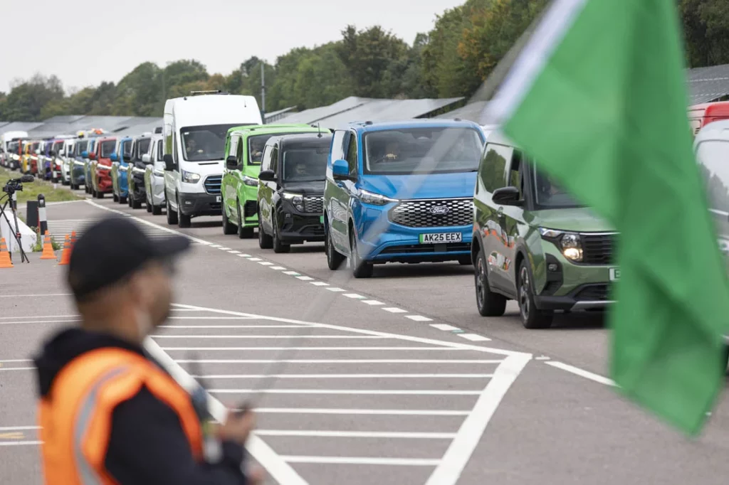 La Ford Transit consigue un historico record Guinness en su 60 aniversario 2 Motor16