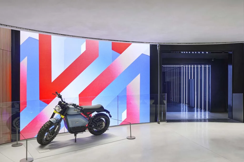 Le defile renault paris11 Motor16