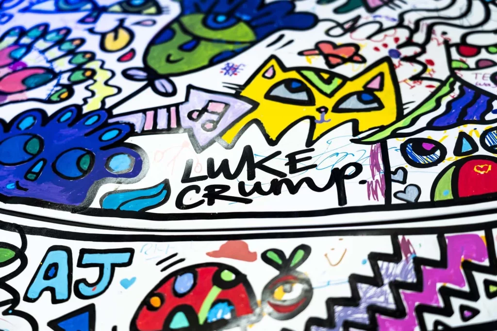 El Mazda CX-30 se convierte en art car en el evento de toma de contacto con el nuevo Mazda6e 6 Motor16 MAZDA CX 30 ART CAR CARFEST REINO UNIDO LUKE CRUMP2 Motor16