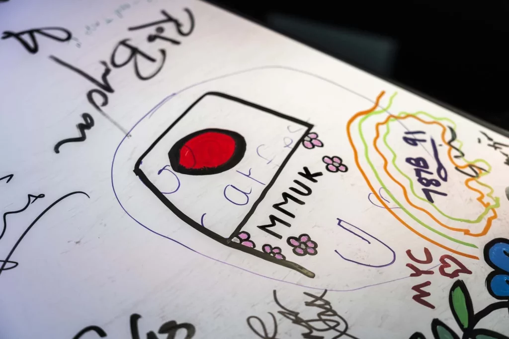 El Mazda CX-30 se convierte en art car en el evento de toma de contacto con el nuevo Mazda6e 10 Motor16 MAZDA CX 30 ART CAR CARFEST REINO UNIDO LUKE CRUMP6 Motor16