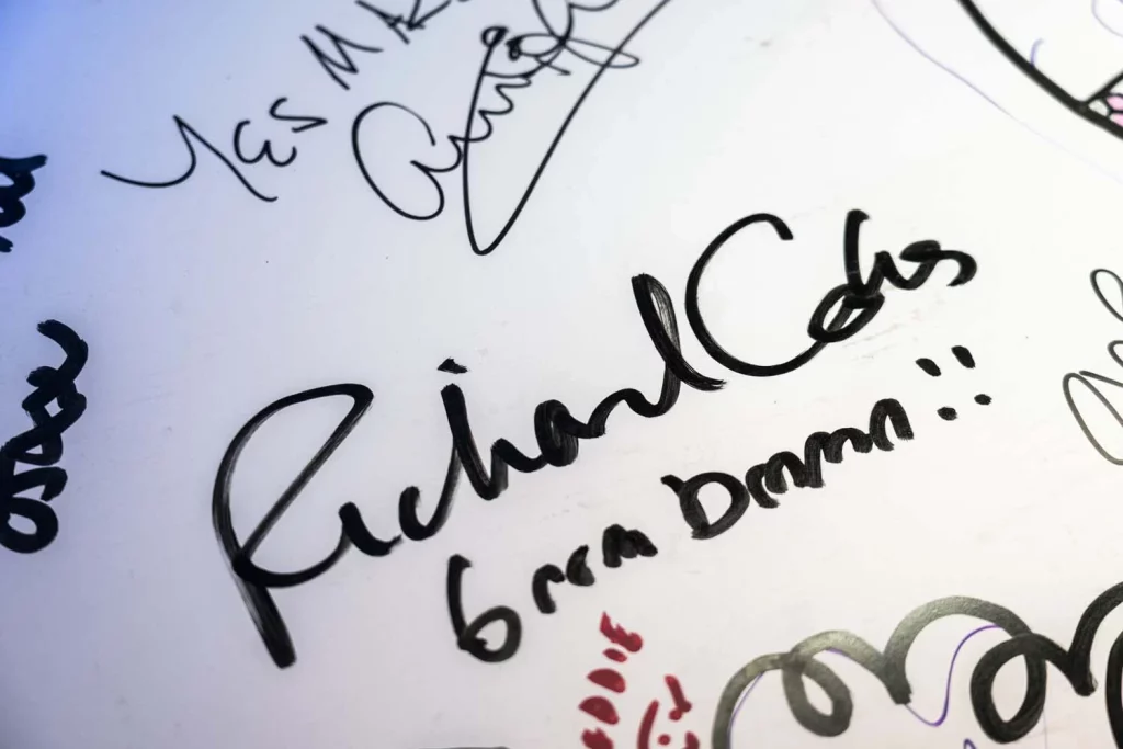 El Mazda CX-30 se convierte en art car en el evento de toma de contacto con el nuevo Mazda6e 11 Motor16 MAZDA CX 30 ART CAR CARFEST REINO UNIDO LUKE CRUMP7 Motor16