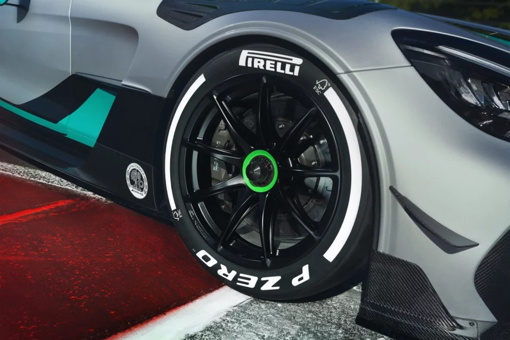 El Mercedes-AMG GT2 Edition W16 es todo un homenaje a la Fórmula 1