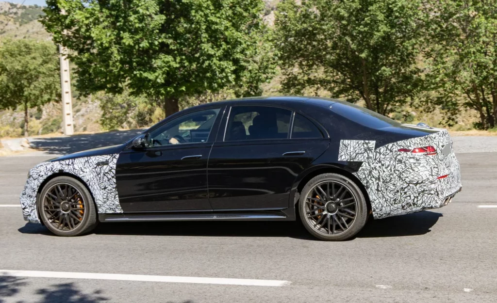 Fotos espía del restyling del Mercedes-AMG S 63 E Performance 1 Motor16 Mercedes-AMG S 63 E Performance 2026 (7)