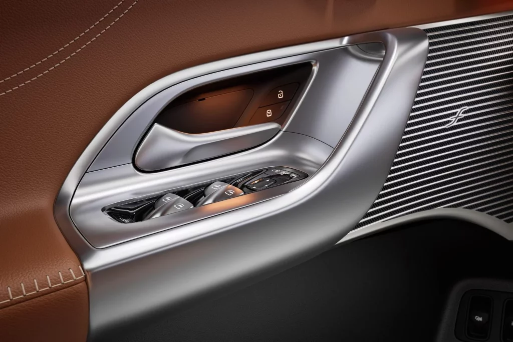 Mercedes GLC 2026 electrico interior 3 Motor16