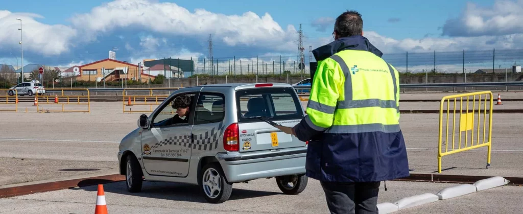 Nuevos examinadores DGT Motor16
