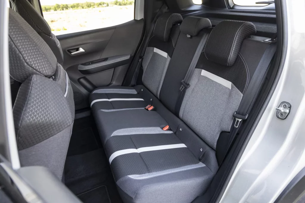 Opel Frontera Hybrid 145 GS prueba 7 Motor16