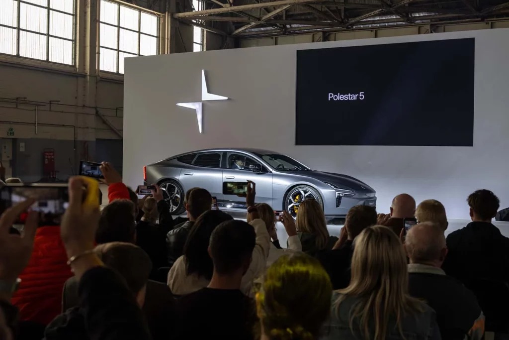 POLESTAR 5 ANOS REINO UNIDO LOGO4 Motor16