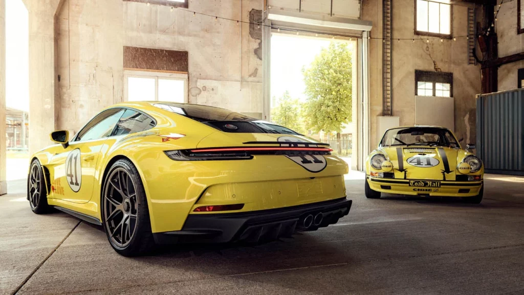 Porsche 911 S/T o la leyenda en amarillo que une dos generaciones 14 Motor16 Porsche 911 11 Motor16