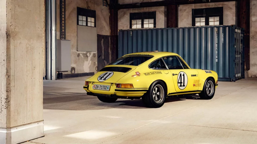 Porsche 911 S/T o la leyenda en amarillo que une dos generaciones 8 Motor16 Porsche 911 5 Motor16