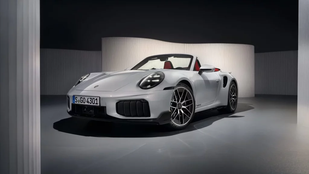 La superestrella de Hollywood que ha presentado el nuevo Porsche 911 Turbo S, el más potente de la historia 3 Motor16 Porsche 911 Turbo S 2026 42 Motor16