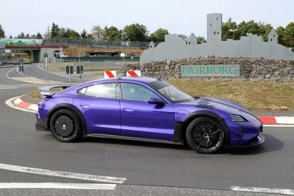 El Porsche Taycan Turbo GT Manthey Racing, casi listo para asaltar Nürburgring 6 Motor16 Porsche Taycan Turbo GT MR 6 Motor16