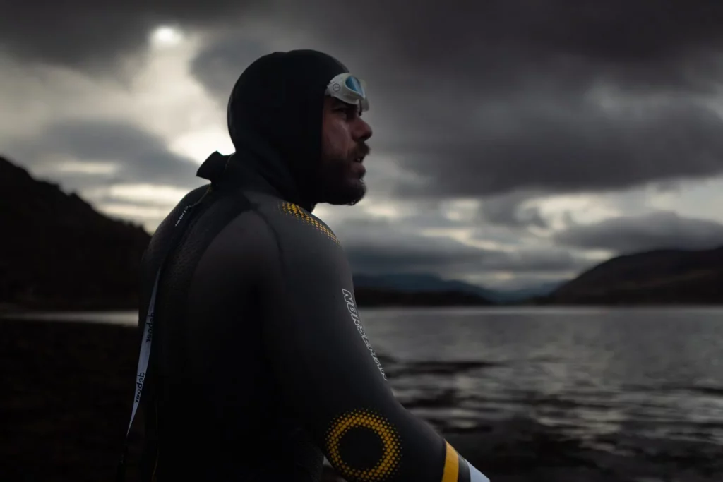 1.600 kilómetros en 100 días: récord mundial a nado en Islandia con el apoyo de los eléctricos de BMW 11 Motor16 RECORD MUNDIAL Ross Edgley BMW IX11 Motor16