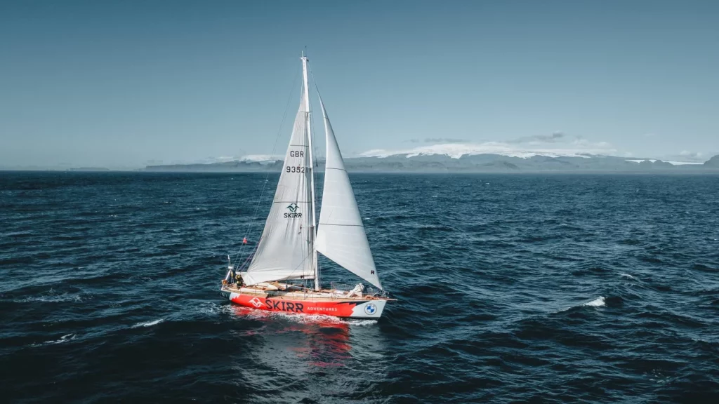 1.600 kilómetros en 100 días: récord mundial a nado en Islandia con el apoyo de los eléctricos de BMW 15 Motor16 RECORD MUNDIAL Ross Edgley BMW IX15 Motor16