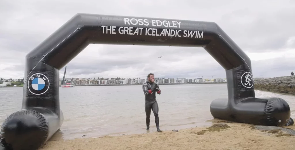 1.600 kilómetros en 100 días: récord mundial a nado en Islandia con el apoyo de los eléctricos de BMW 2 Motor16 RECORD MUNDIAL Ross Edgley BMW IX17 Motor16