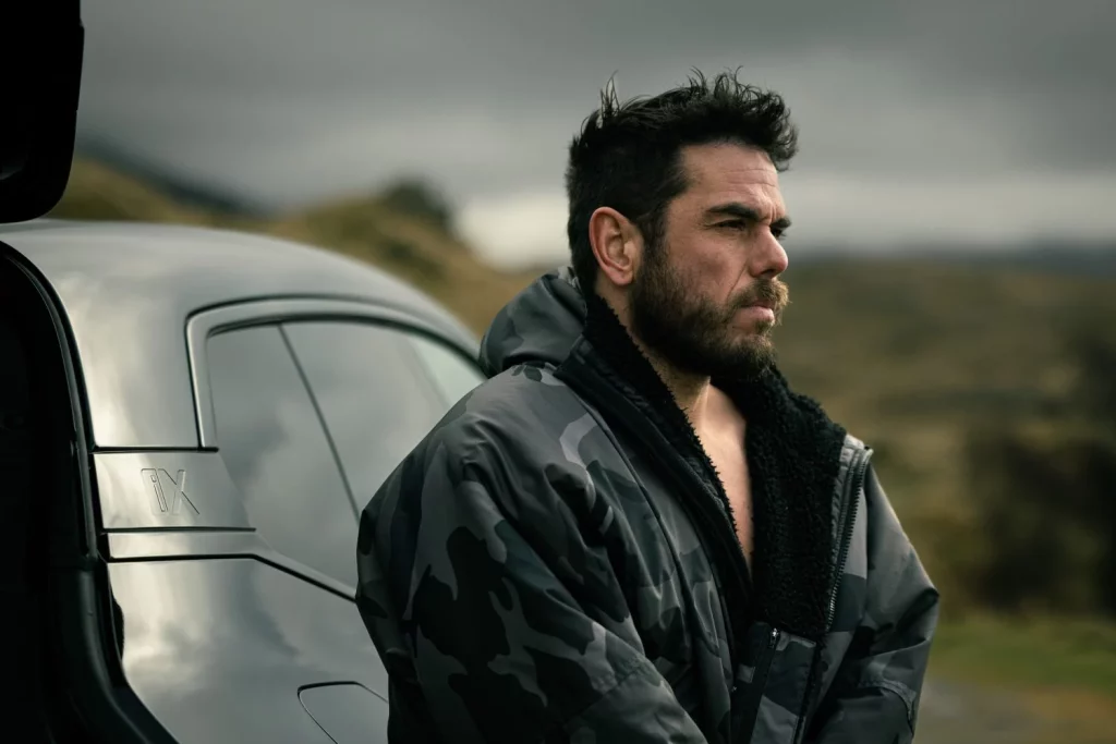 1.600 kilómetros en 100 días: récord mundial a nado en Islandia con el apoyo de los eléctricos de BMW 5 Motor16 RECORD MUNDIAL Ross Edgley BMW IX5 Motor16