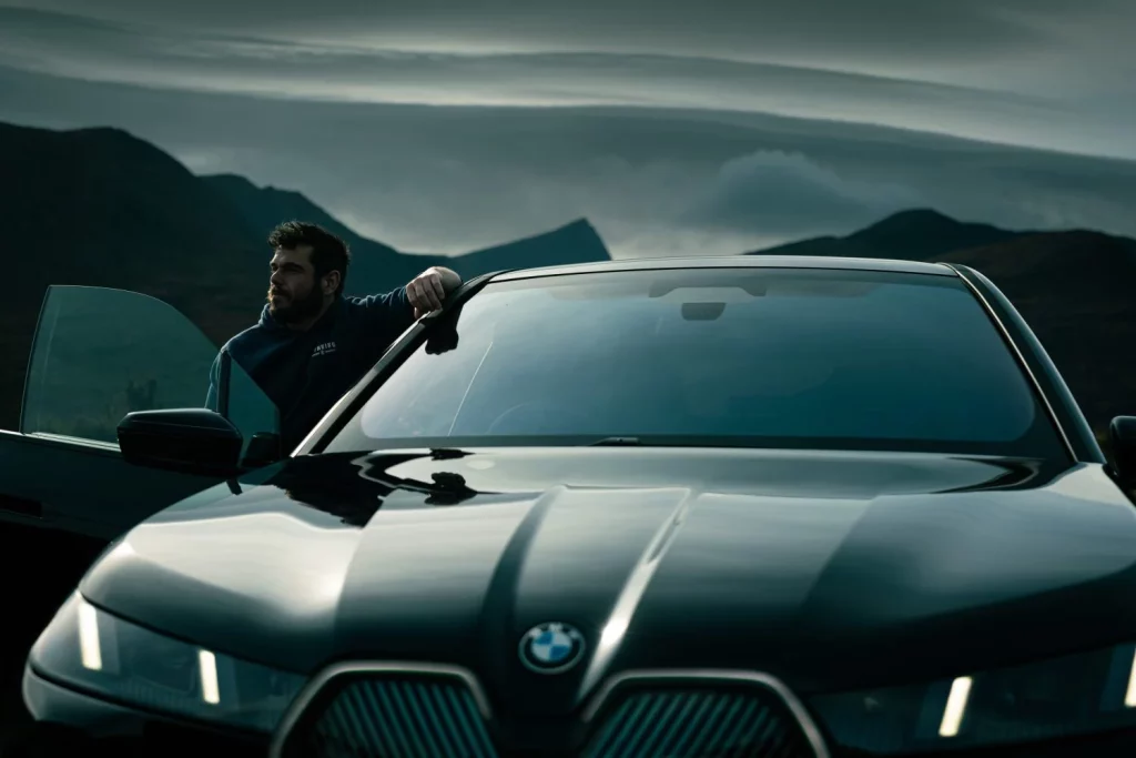 1.600 kilómetros en 100 días: récord mundial a nado en Islandia con el apoyo de los eléctricos de BMW 7 Motor16 RECORD MUNDIAL Ross Edgley BMW IX7 Motor16