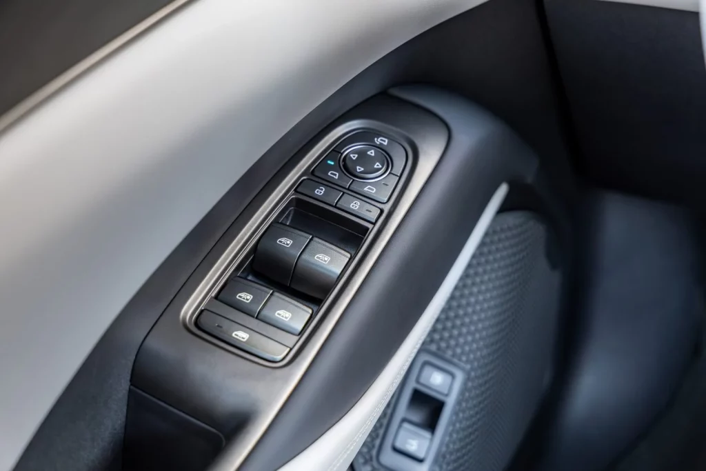 Primera prueba del BYD Seal 6 DM-i: A contracorriente 19 Motor16 SEAL 6 DM i Touring Interior 13 Motor16