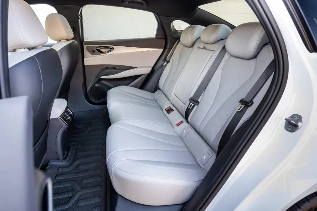 Primera prueba del BYD Seal 6 DM-i: A contracorriente 25 Motor16 SEAL 6 DM i Interior 26 Motor16