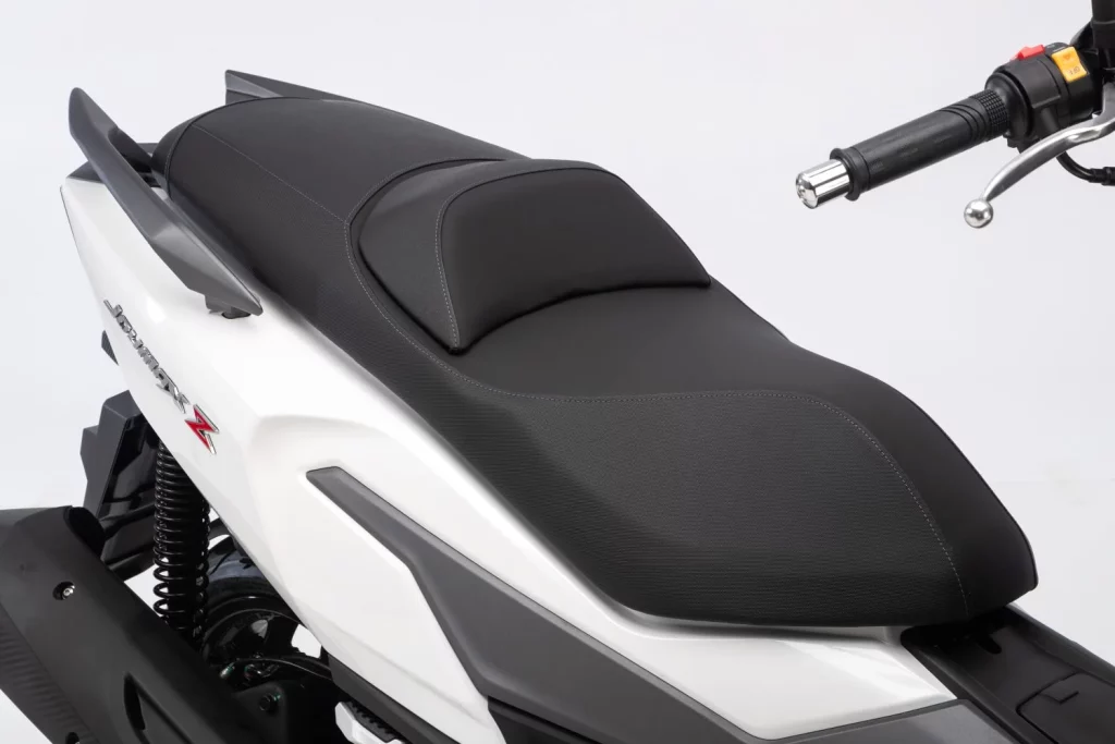 SYM Joymax Z 300: A la conquista de la media cilindrada 4 Motor16 Sym Joymax Z 300 1 Motor16