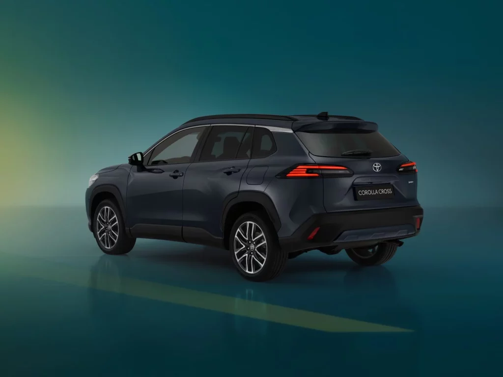 El Toyota Corolla Cross 2025 ya tiene precios. Y sigue siendo caro 4 Motor16 Toyota Corolla Cross 2025 2 Motor16