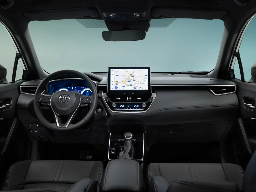 El Toyota Corolla Cross 2025 ya tiene precios. Y sigue siendo caro 10 Motor16 Toyota Corolla Cross 2025 8 Motor16