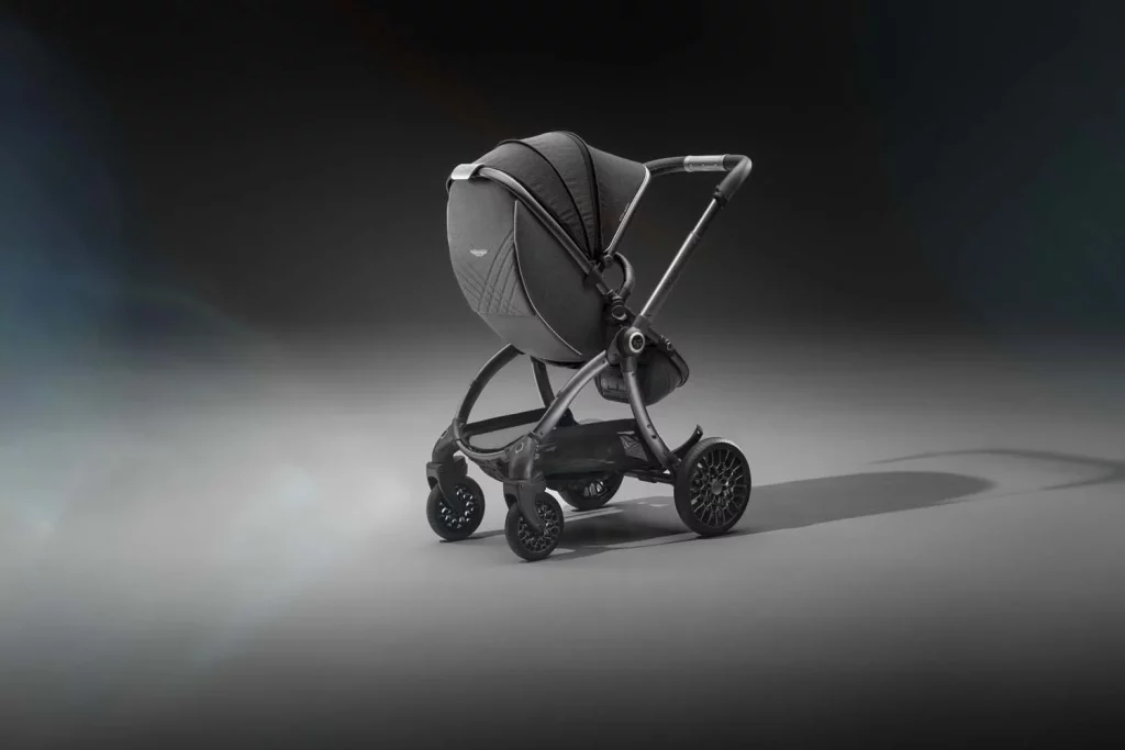 Aston Martin y egg se alían para lanzar un cochecito para bebé de lujo: diseño deportivo y confort familiar 8 Motor16 egg3 Aston Martin8 Motor16