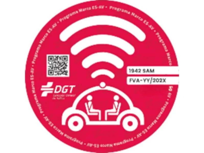 etiqueta DGT coche autḉonomo (1)