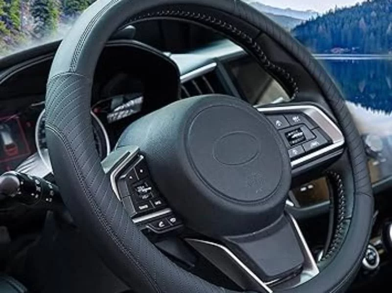 Amazon tiene el producto viral para que el volante de tu coche brille como el primer día: Cuesta menos de 20 euros 2 Motor16 funda volante Amazon