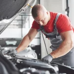José (43), jefe de taller: ‘Si echaras cuentas de lo que te gastas en mantener tu coche al año lo ibas a mandar al desguace’