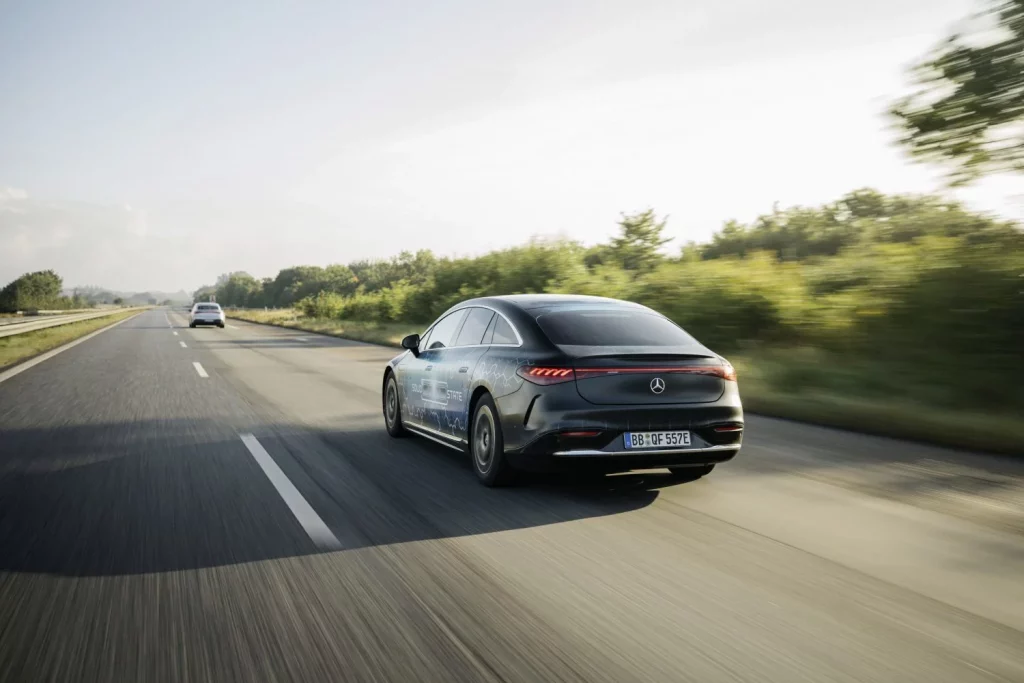 Un Mercedes EQS con batería de estado sólido viaja 1.205 km “de verdad” 19 Motor16 mercedes eqs autonomia 1205 km stuttgart malmo bateria estado solido 6 Motor16
