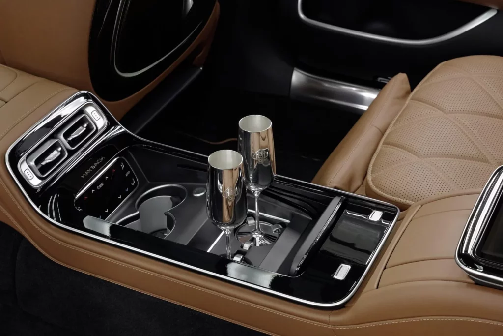 Se llama Mercedes-Maybach V12 Edition, habrá sólo 50 unidades y llevará oro de 24 quilates