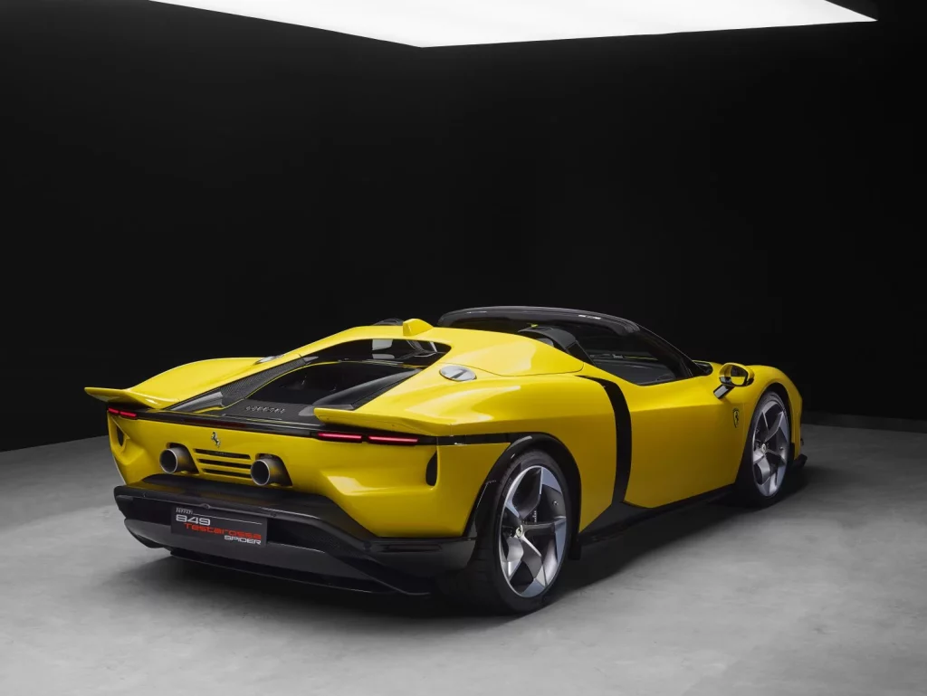 Ferrari 849 Testarossa: Vuelve un nombre legendario con dos carrocerías y 1.050 CV 39 Motor16 Ferrari 849 Testarossa: Vuelve un nombre legendario con dos carrocerías y 1.050 CV
