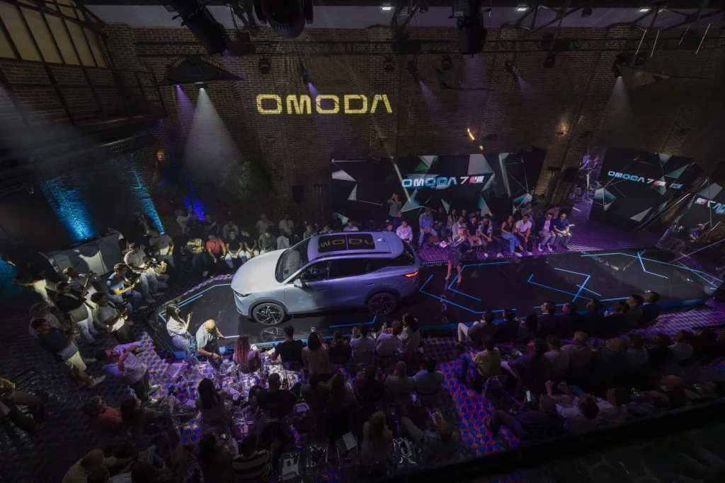 Omoda 7 SHS: El SUV híbrido enchufable presume de sus 1.200 km de autonomía 3 Motor16 Omoda 7 SHS: El SUV híbrido enchufable presume de sus 1.200 km de autonomía