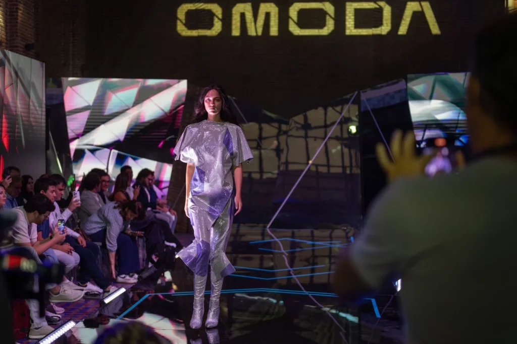 Omoda 7 SHS: El SUV híbrido enchufable presume de sus 1.200 km de autonomía 5 Motor16 Omoda 7 SHS: El SUV híbrido enchufable presume de sus 1.200 km de autonomía
