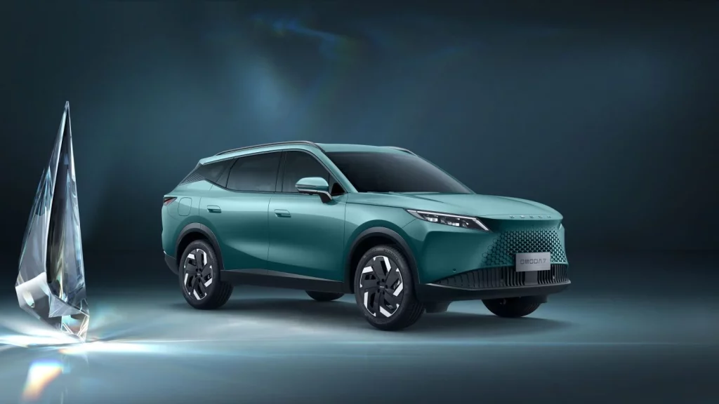 Omoda 7 SHS: El SUV híbrido enchufable presume de sus 1.200 km de autonomía 12 Motor16 Omoda 7 SHS: El SUV híbrido enchufable presume de sus 1.200 km de autonomía