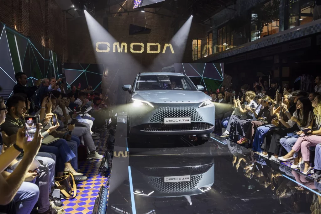 Omoda 7 SHS: El SUV híbrido enchufable presume de sus 1.200 km de autonomía 13 Motor16 Omoda 7 SHS: El SUV híbrido enchufable presume de sus 1.200 km de autonomía