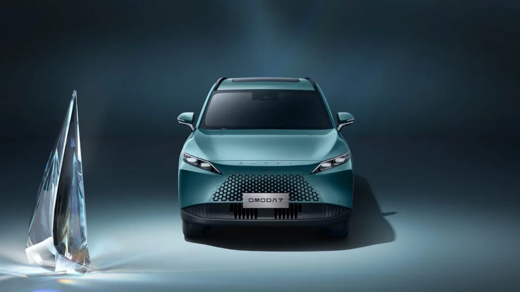 Omoda 7 SHS: El SUV híbrido enchufable presume de sus 1.200 km de autonomía 7 Motor16 Omoda 7 SHS: El SUV híbrido enchufable presume de sus 1.200 km de autonomía