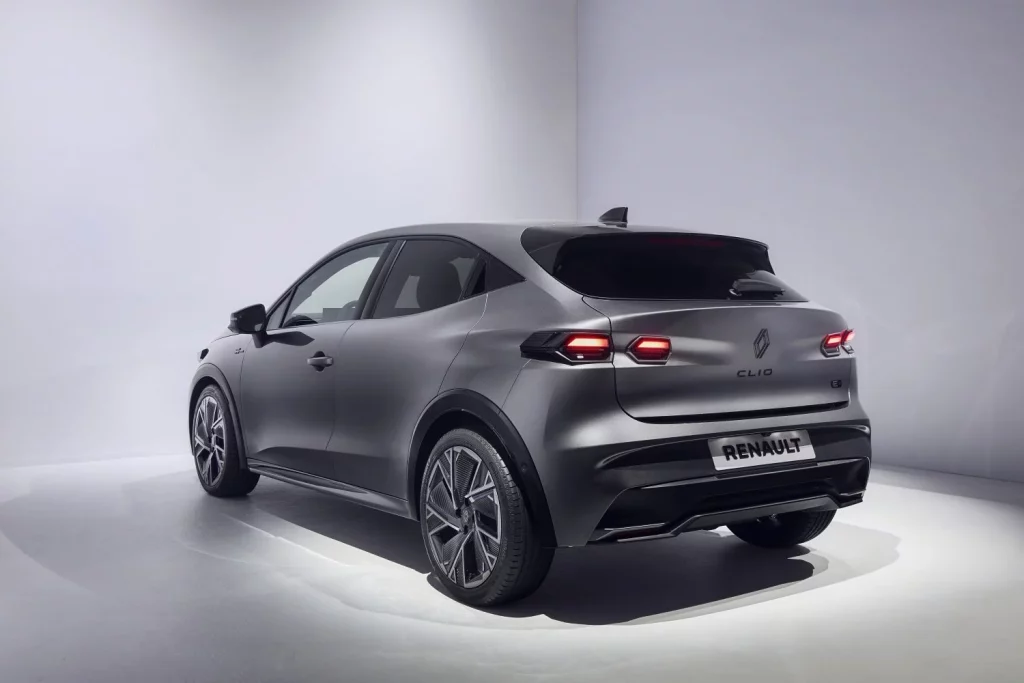 La sexta generación del Renault Clio crece en tamaño y ofrece 1.000 km de autonomía 17 Motor16 La sexta generación del Renault Clio crece en tamaño y ofrece 1.000 km de autonomía