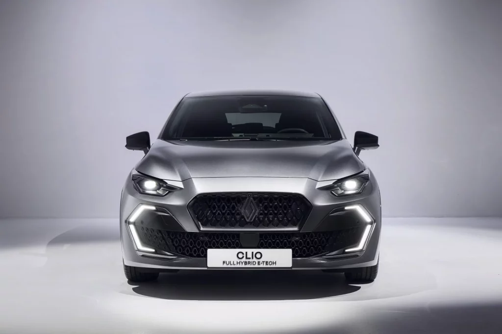 La sexta generación del Renault Clio crece en tamaño y ofrece 1.000 km de autonomía 20 Motor16 La sexta generación del Renault Clio crece en tamaño y ofrece 1.000 km de autonomía