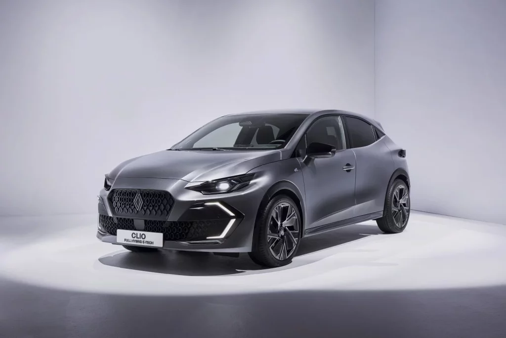 La sexta generación del Renault Clio crece en tamaño y ofrece 1.000 km de autonomía 21 Motor16 La sexta generación del Renault Clio crece en tamaño y ofrece 1.000 km de autonomía