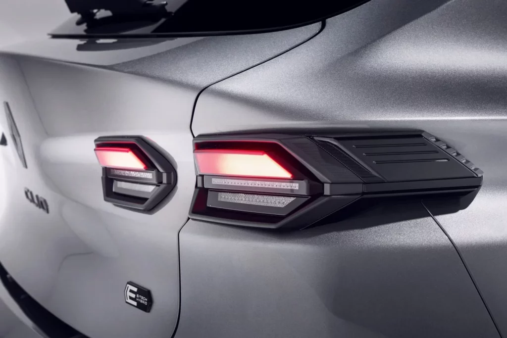 La sexta generación del Renault Clio crece en tamaño y ofrece 1.000 km de autonomía 11 Motor16 La sexta generación del Renault Clio crece en tamaño y ofrece 1.000 km de autonomía